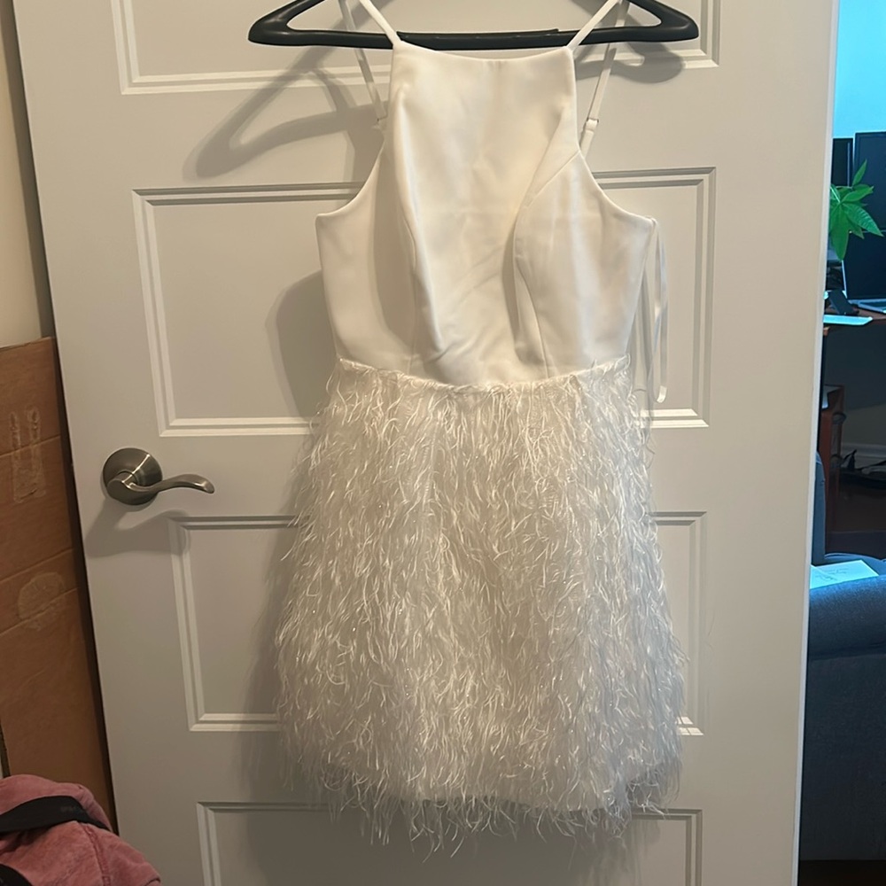 *Little white dress* BCBGMAXAZRIA Ilara Feather Mini Dress. new w/ tags.